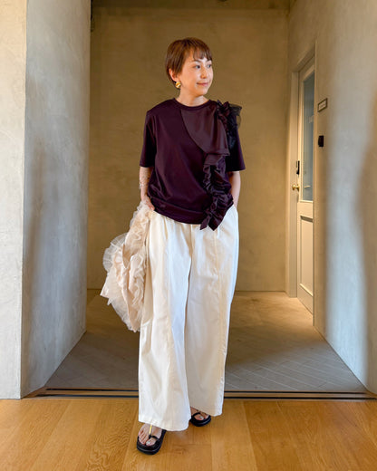 アシメ仕立ての美人フリルT