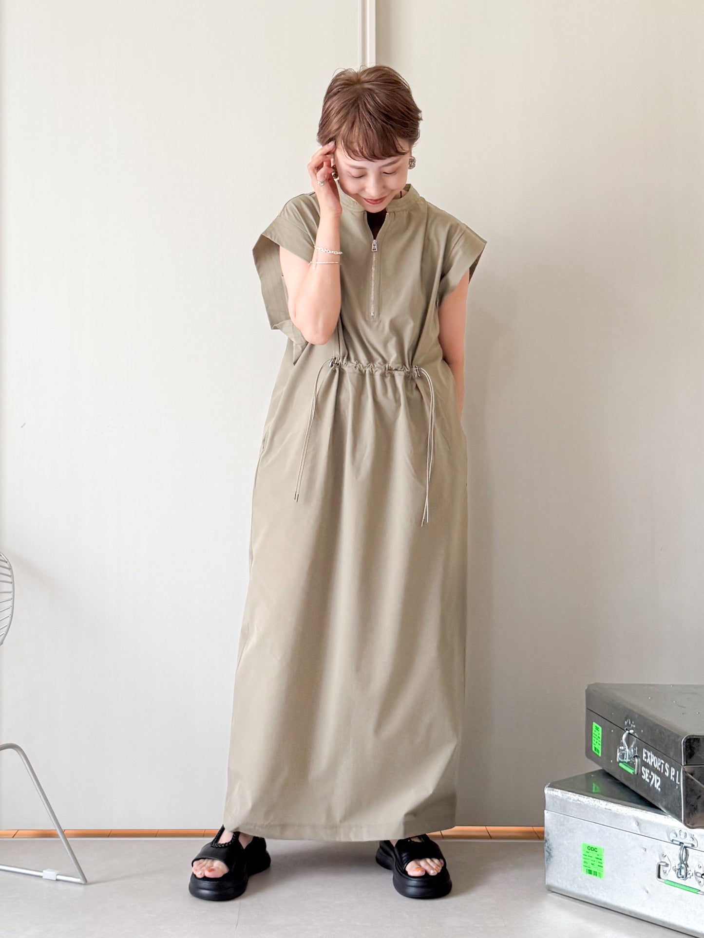 品よくサボれるジップワンピース
