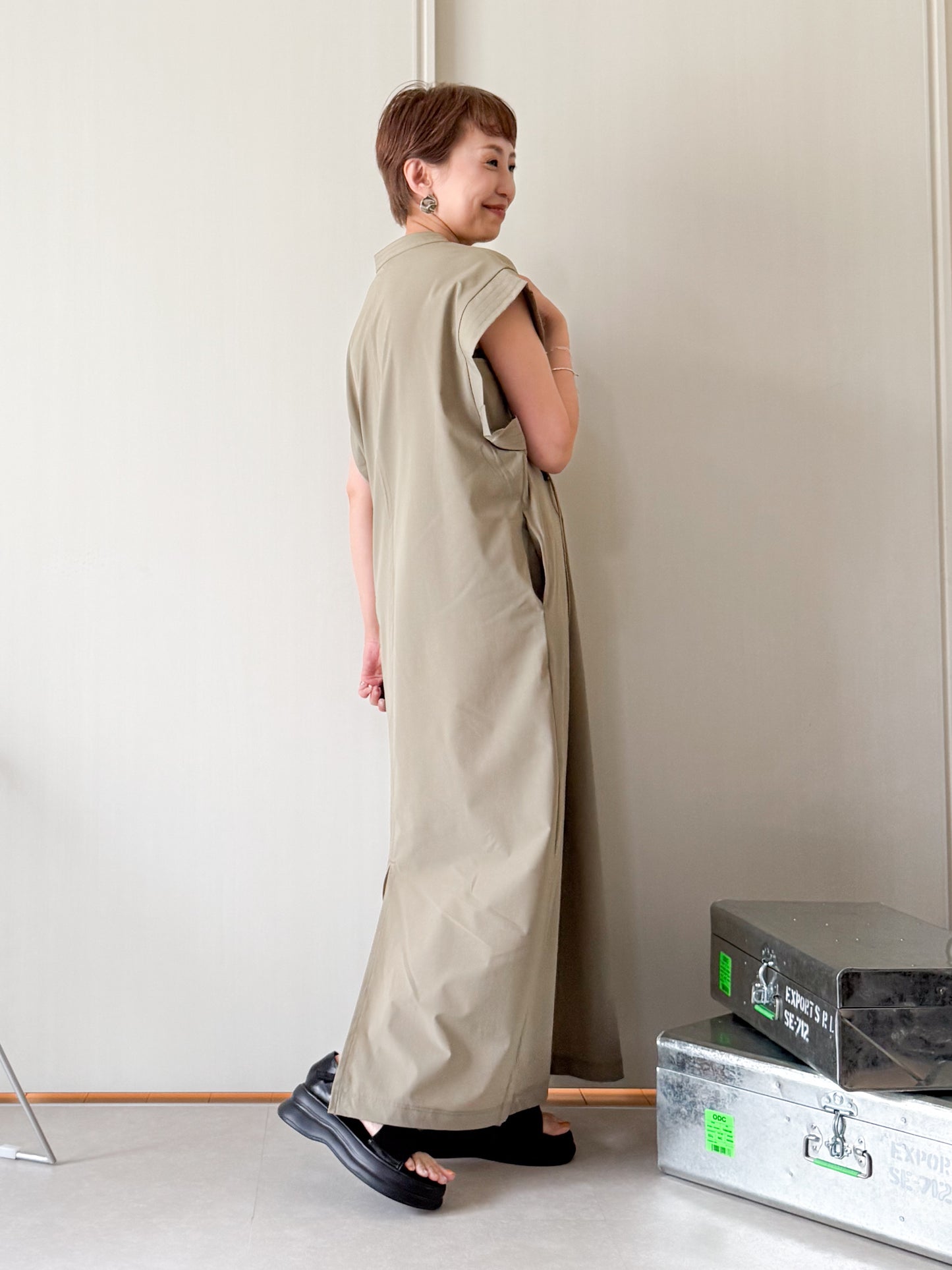 品よくサボれるジップワンピース