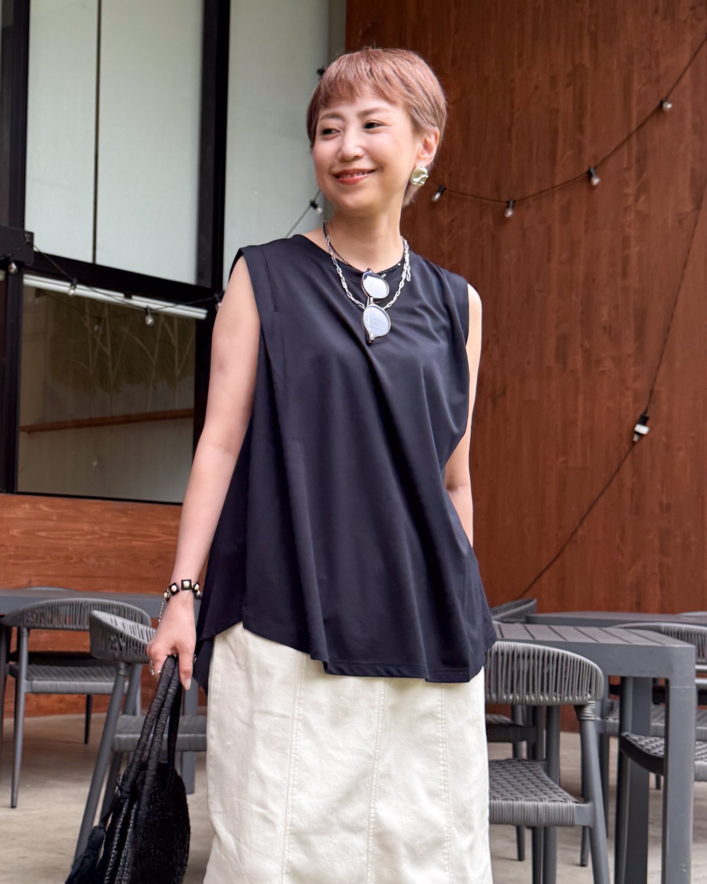 振り向き美人チュニック