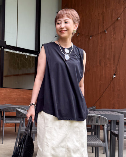 振り向き美人チュニック